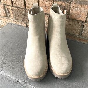 DV by Dolce Vita Tan Ankle Booties with Chunky Heel